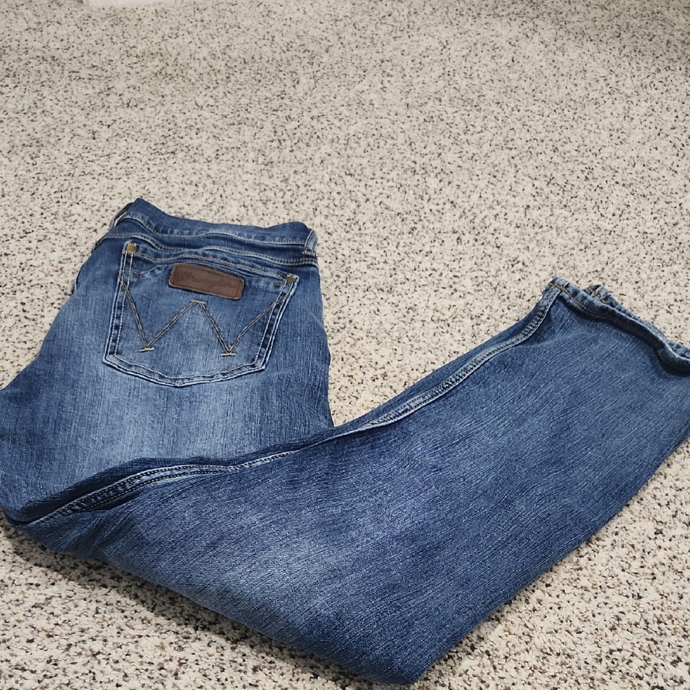 Wrangler Men's Relaxed Blue Jeans